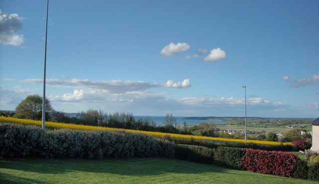 furnished with exceptional sea view