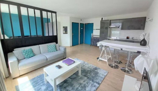 ★ FUTUROSCOPE: BRIGHT APARTMENT OF 40M2 ★