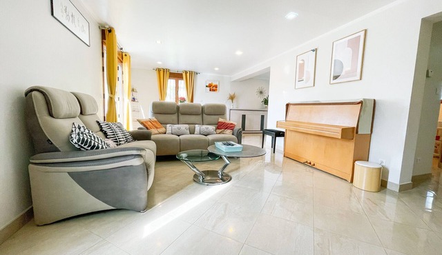 #FW The House of Sunny Gardens 🌞