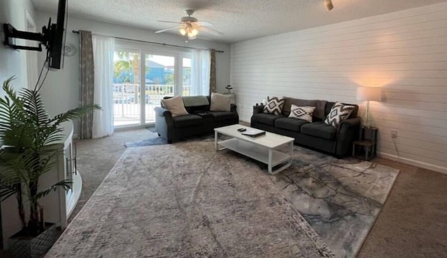 FWB SeaCrest- by The Beach! Free Wi-Fi and parking