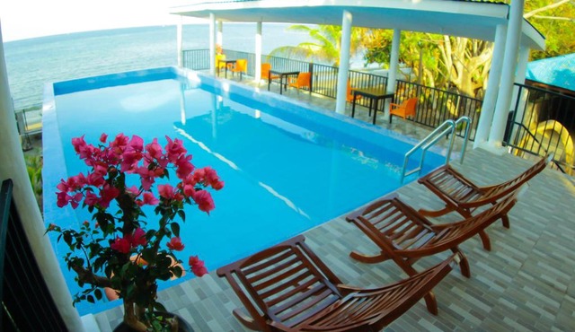 FX72 Beach Resort Maumere