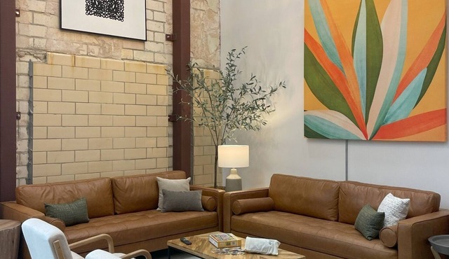 Fyrebird Place: 5-Bedroom Industrial Loft with Private Pavilion & Yard