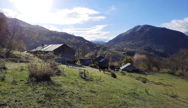Gîte à la ferme calme et chaleureux avec cheminée.