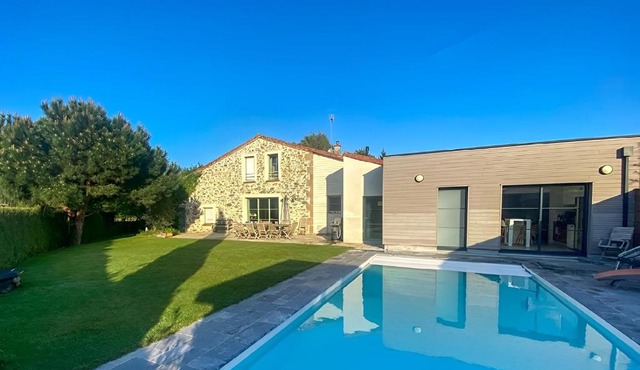 Gîte à SAINT ANDRE DE LA MARCHE proche du Puy du foù