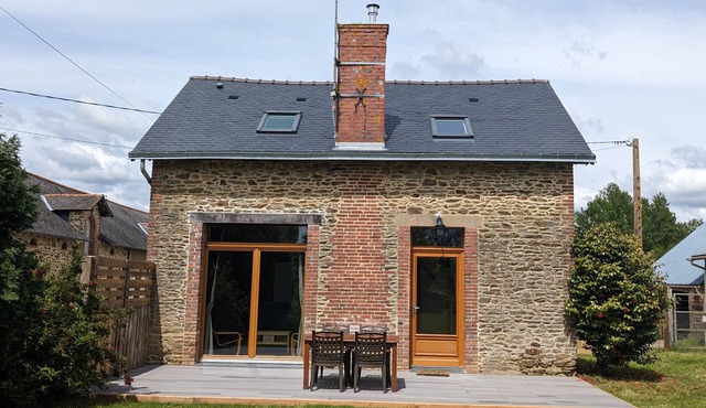 Gîte Écologique en Pleine Nature et au Milieu de Ferme Pédagogique et Écologique