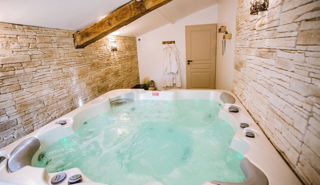 Gîte Ô Tilleul Enchanté Cocooning Avec Spa/jaccuzzi en Intérieur