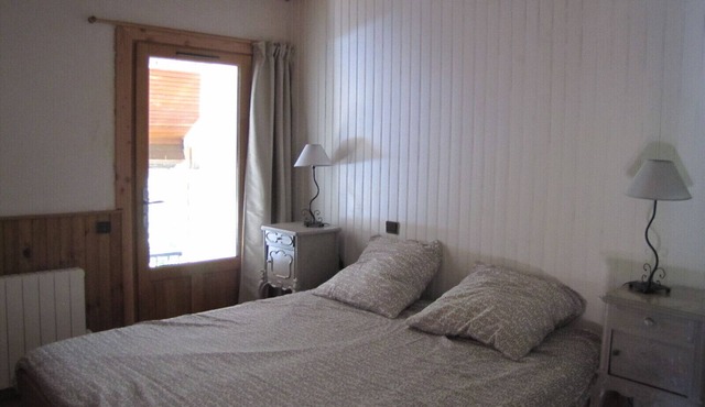 Gîte (3 stars), located 45mn from Grenoble, in a mountain resort