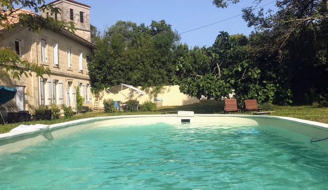 GÎTE 33m2. 2 persons, PISCINE CLIM, WIFI pr. St EMILION et PÉRIGORD