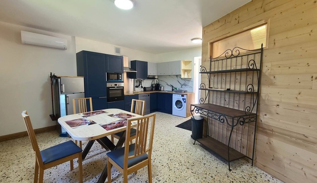 Gîte 6 à proximité de Montbrun Les Bains. Superficie : 42 mètre carré