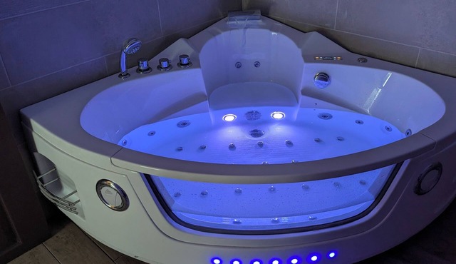 Gîte Atypique Avec Services Tout Inclus, à L'orée D'une Forêt Privée