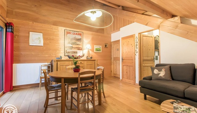 Gîte Au Pré De La Basse – Chalet with Mountain Views near Lake Geneva