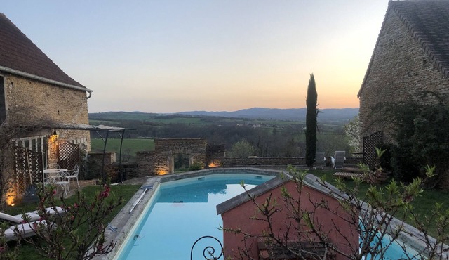 Gîte Bellevue Pour 6 Personnes Avec Piscine et spa et vue sur la Campagne