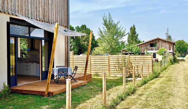 Gîte beautiful countryside, quiet, animals, outdoor bath. Ideal for families.