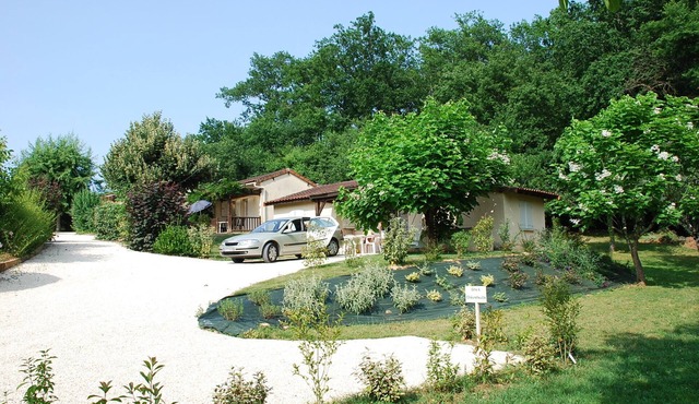 Gîte Chêvrefeuille in Périgord noir/family village of 6 gîtes near Lascaux
