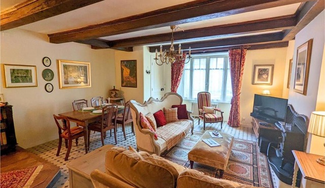 Gîte Cosy à Abzac avec Jardin, Proche Confolens et Services Inclus - FR-1-653-84