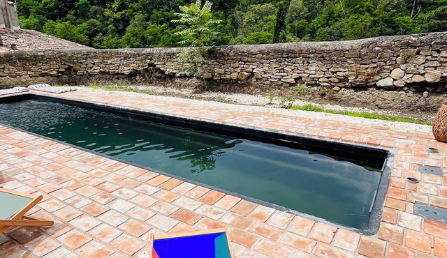 Gîte de Charme Dans un Château du Xiiie Siècle au Coeur D'un Village Médiéval