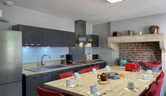 Gîte de Charme Rénové à Pierrefitte-sur-Loire, Vue sur Campagne - FR-1-489-334