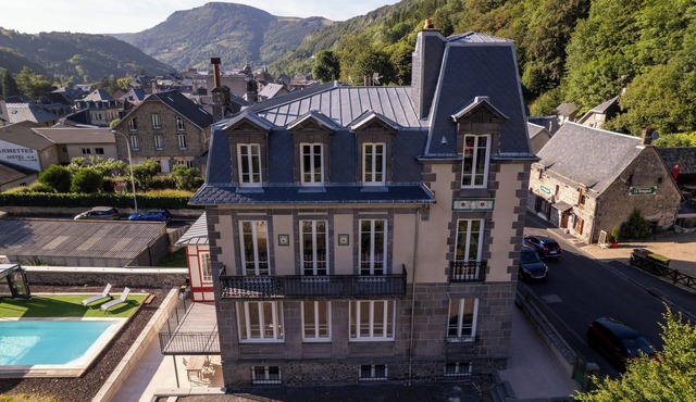 Gîte de Charme Avec Piscine Privée Couverte et Chauffée