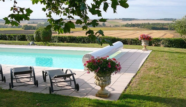 Gîte de Charme en Touraine + Heated swimming pool with view ! Pleine Nature ! 5 pers.
