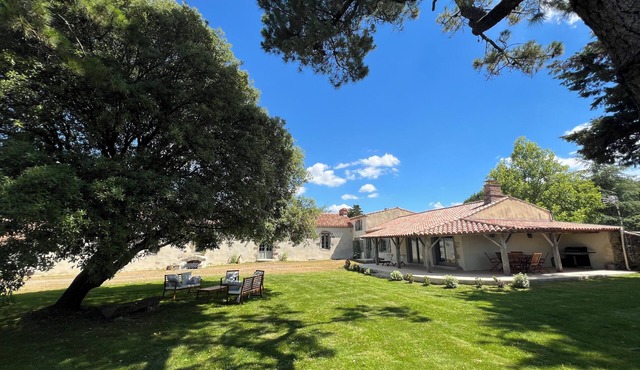 Gîte de Charme et de Caractère au Calme Avec Jardin et à 10 Mins de la mer