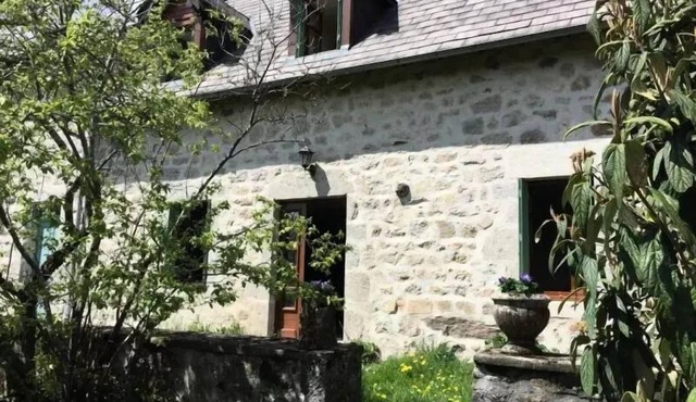 Gîte de France in Saint-Exupéry-les-Roches - Gîte de France 6 people