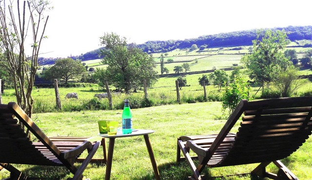 Gîte des quatre chemins near Cluny in Burgundy in a green setting
