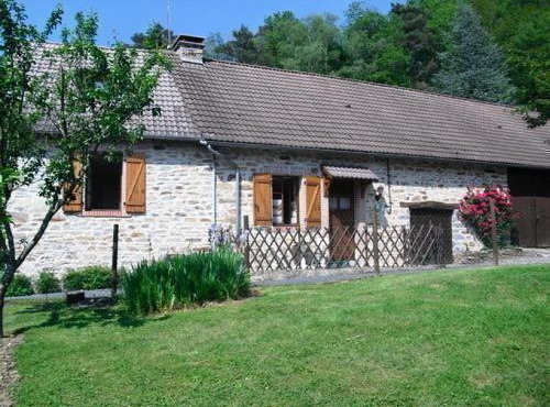 Gîte de France à Sainte Fortunade 2 épis - Gîte de France 5 personnes MAE-6454