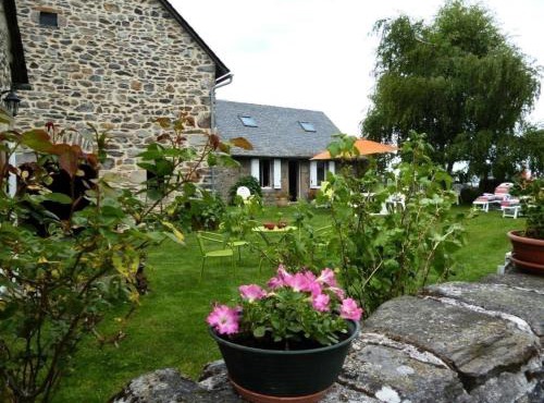 Gîte de France à Sarroux - St Julien 3 épis - Gîte de France 8 personnes MAE-0134