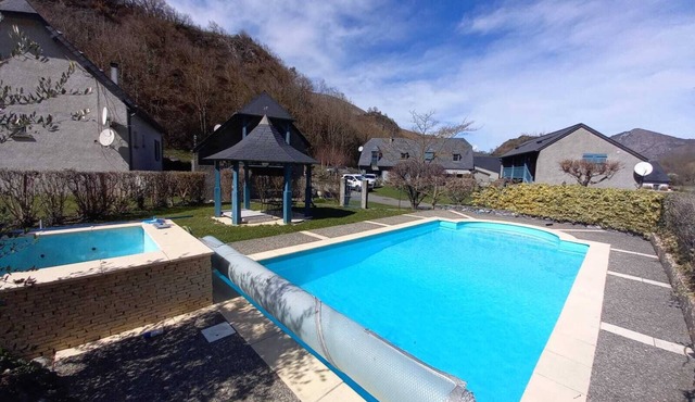 Gîte de Groupe, 24 Personnes Idéal Pour vos Réunion Familiale, Entre Amis !