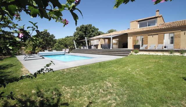 Gîte de L'olivier Drôme Provençale à Proximité du Château de Grignan