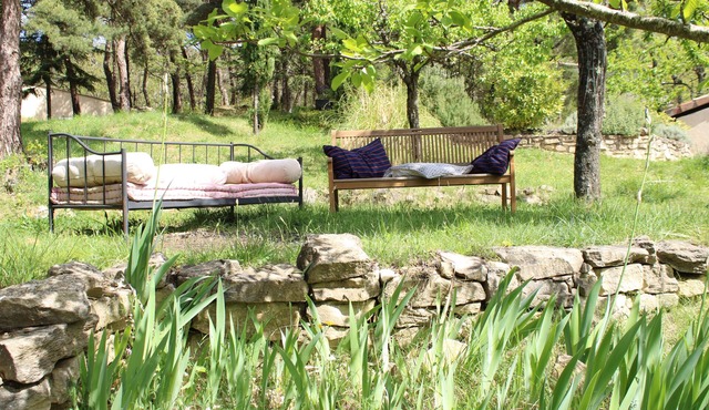 Gîte de la Falaise Avec vue sur la Vallée de la Combe Abut et le Ravin D'eyzahut