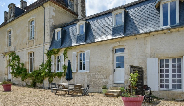 Gîte de Villecomte - Two Bedroom Apartment, Sleeps 4