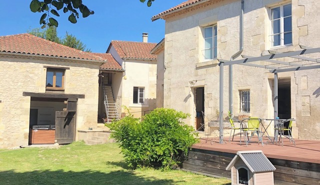 Gîte des Heures Douces, Avec Piscine et Jardin, Proche des Sites Touristiques