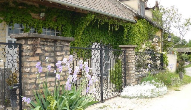 Gîte des Iris - MONTCEAUX RAGNY