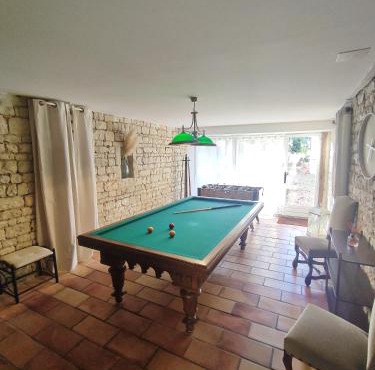 Gîte des Trois Coeurs, 4-8pers, charme ancien et salle de jeux