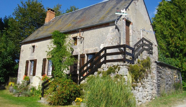 Gîte du Domaine de Chateux. Welcome to Marlène! Communal swimming pool