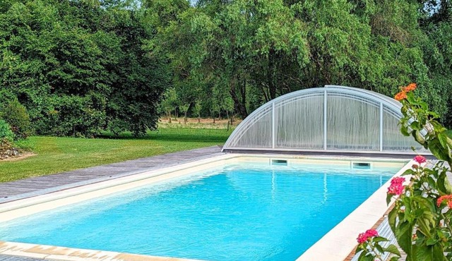 Gîte familial avec piscine couverte, jardin privé, proche d'Aubeterre-sur-Dronne - FR-1-653-239