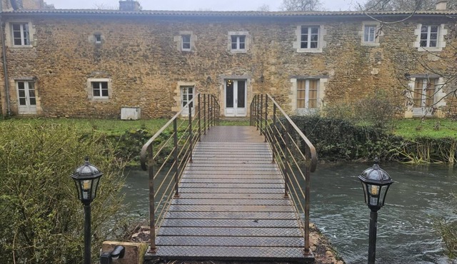 Gîte for large families - sleeps 13 - Vivonne 86370