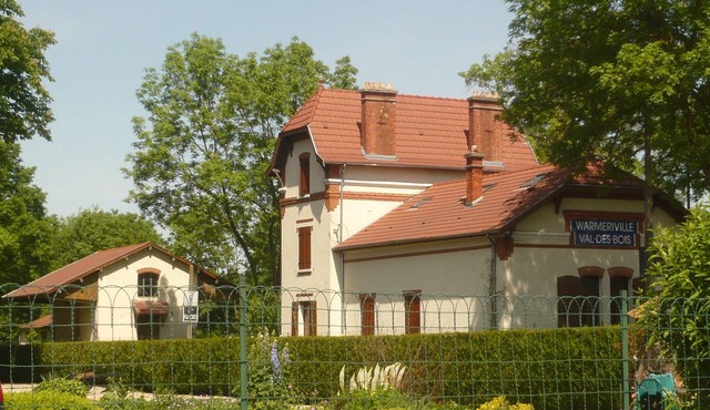 Gîte Former train station Val des Bois 15 'Reims 6 rooms 14p