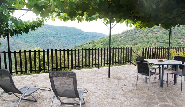 Gîte des Abrits - SAINT MARTIN DE LANSUSCLE