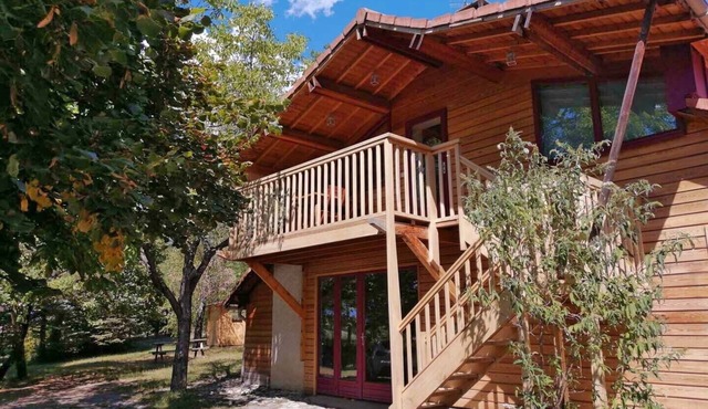 Gîte Idéalement Situé à Proximité du lac de Serre-ponçon et du Parc des Ecrins