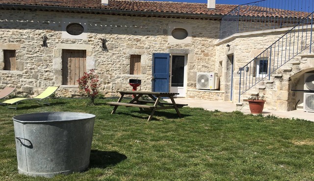 Gîte Léonie " Entre Cèze et Ardèche " 30430 BARJAC