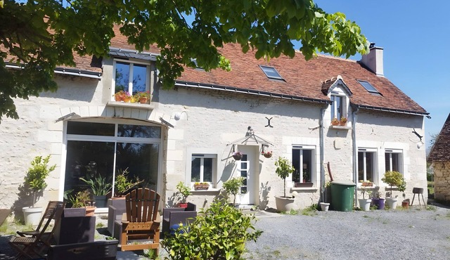 Gîte l'évasion: Peaceful Retreat Near Beauval Zoo with Beautiful Jacuzzi
