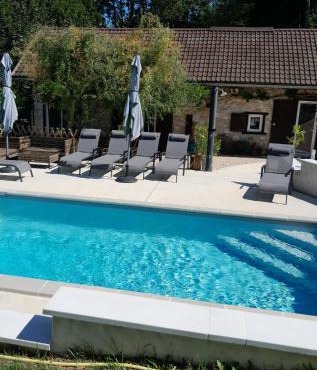 Gîte La Bergerie et sa piscine chauffée