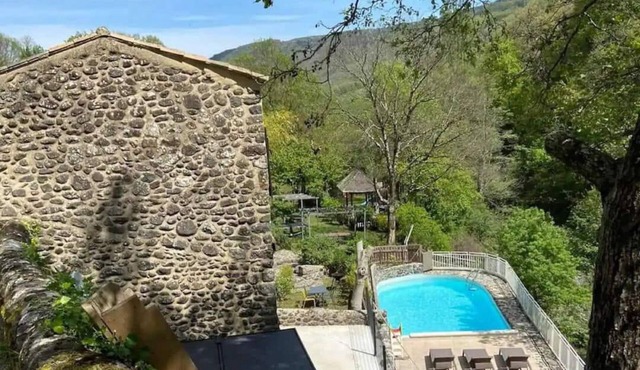 Gîte la Cascade en Bord de Rivière Avec Cascade - Domaine au Chti Ardéchois