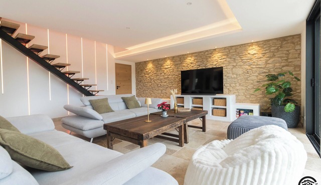 Gîte La Choule - Restored barn with spa & pétanque court