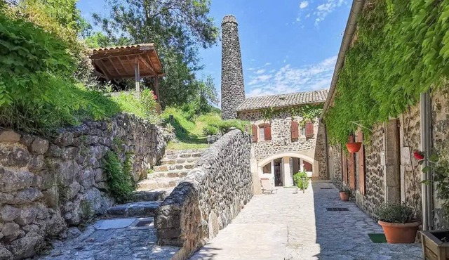 Gîte la Magnanerie en Bord de Rivière avec Cascade - Domaine au Ch'ti Ardéchois