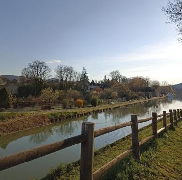 Gîte Le 16, Sous Les Trémières