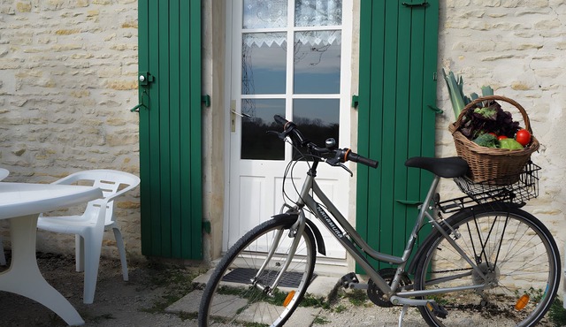 Gîte Le Fournil - Les Gites Du Moulin with Private Terrace, Garden & Wi-Fi in Saint-Hilaire-la-Palud