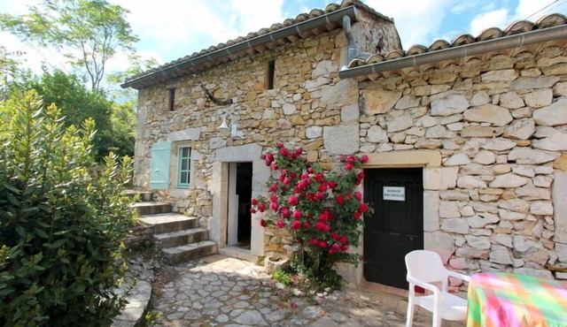 Gîte Le Mazet with swimming pool, quiet, near Céze Valley and Uzès